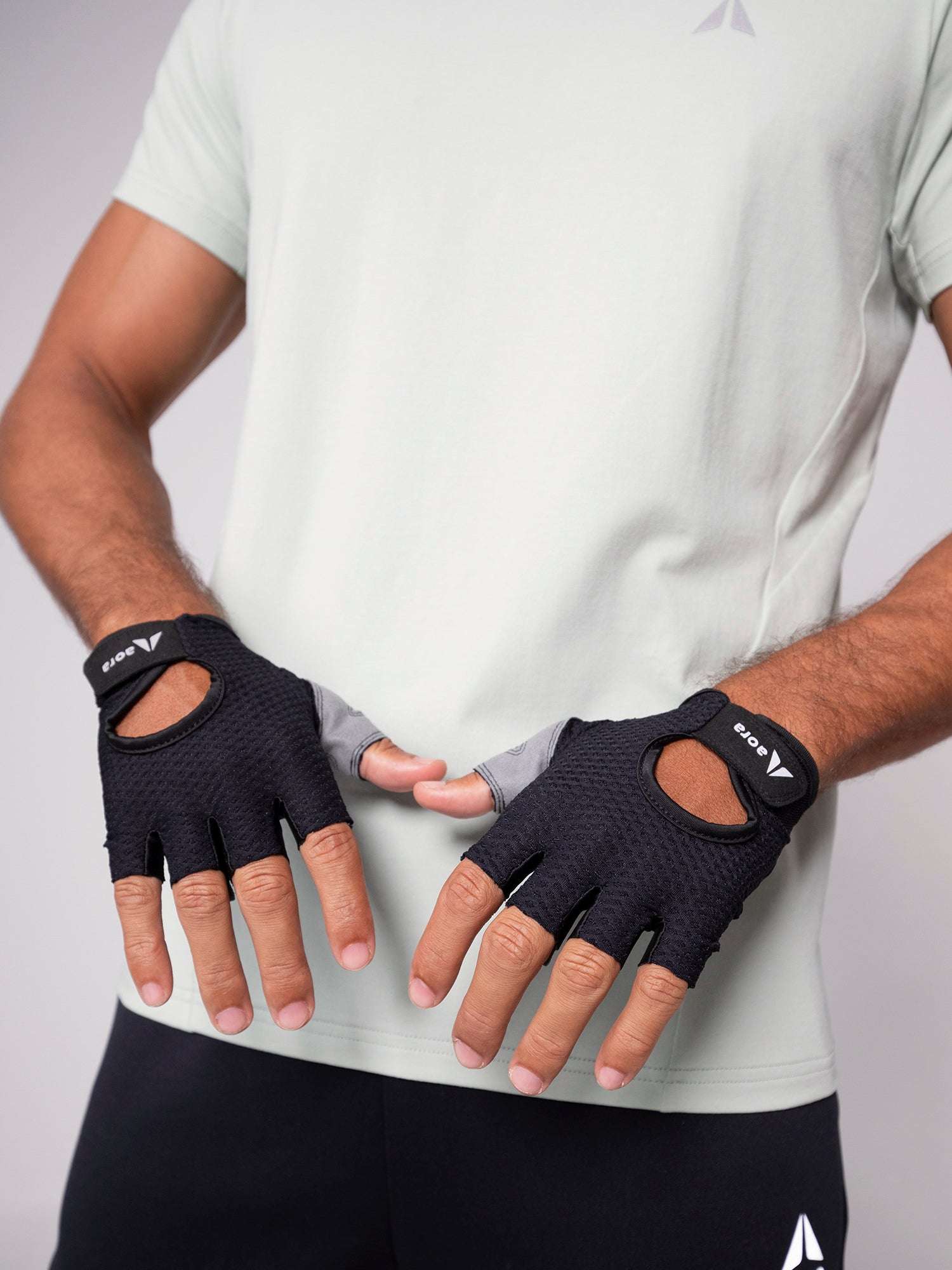 PERFORMANCE GLOVES For Men - Aora Athliesure Shop online in Dubai