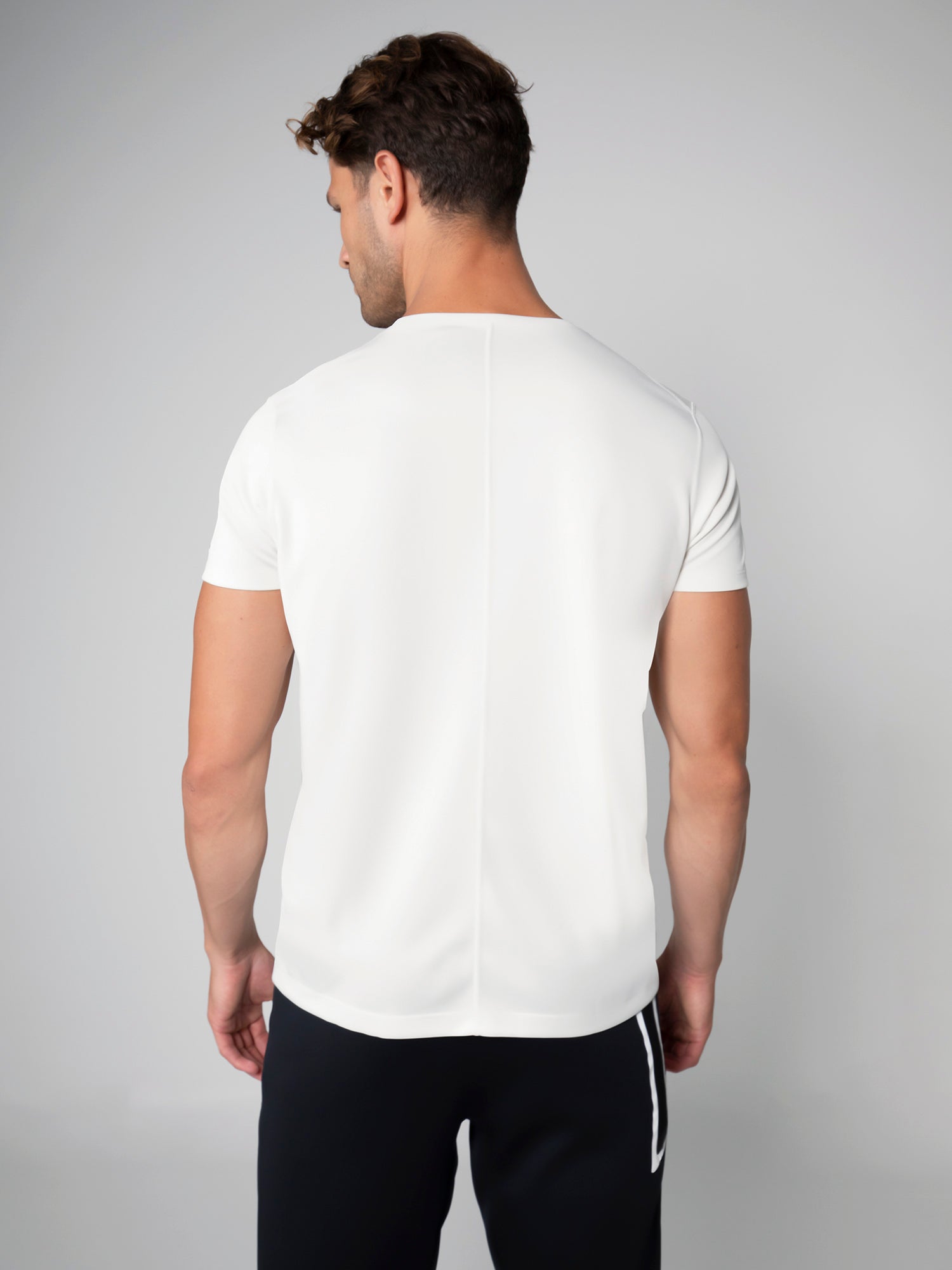 ULTRALIGHT MESH TEE For Men - Aora Activewear Shop online in Dubai